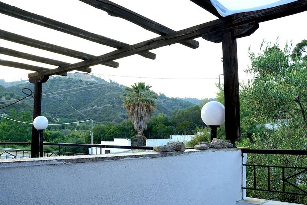 Villa Three Sisters House Mola Kalyva Exterior foto